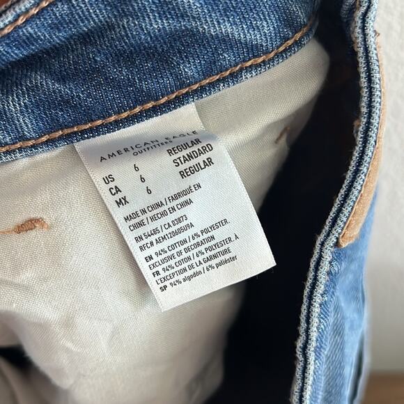 American Eagle Comfort Stretch Waistband Mom Jean Blowout Knee Distressed 6 - Picture 9 of 9